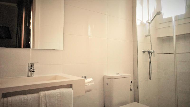 Single Room image 2