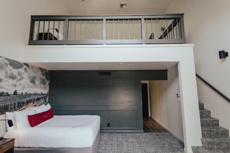 Superior King Loft image 4