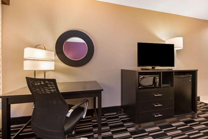 King Room - Non-Smoking image 4