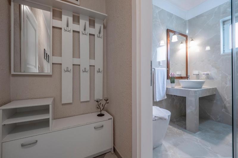Two-Bedroom Apartment with Terrace image 2