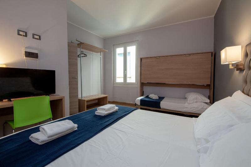 Triple Room image 2