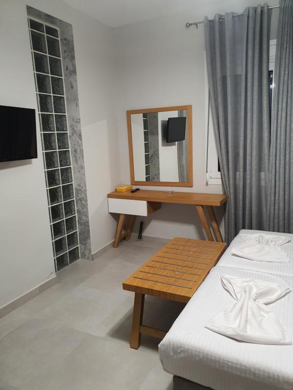 One-Bedroom Apartment image 2