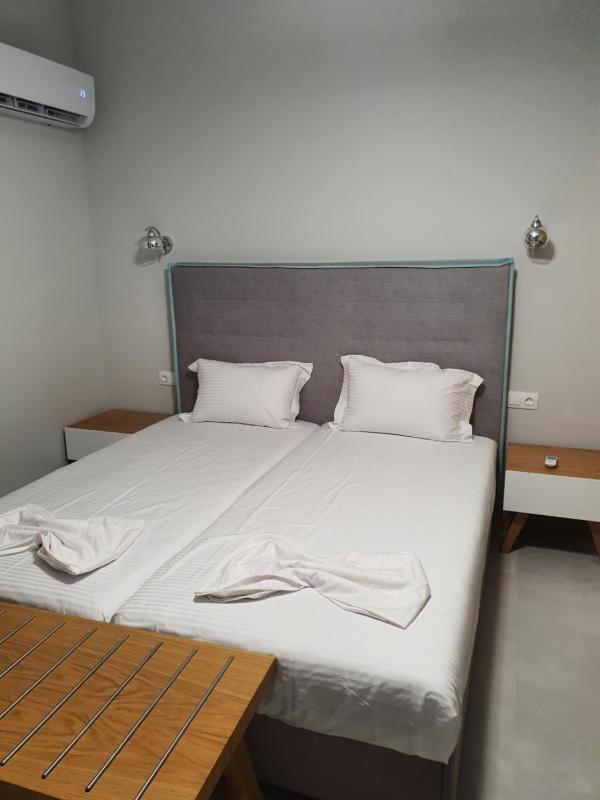 One-Bedroom Apartment image 4