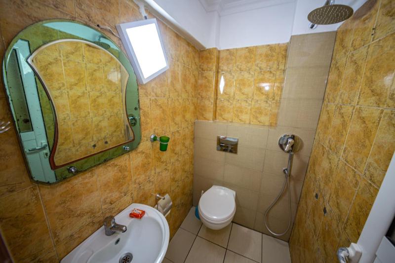 Studio Apartment image 3