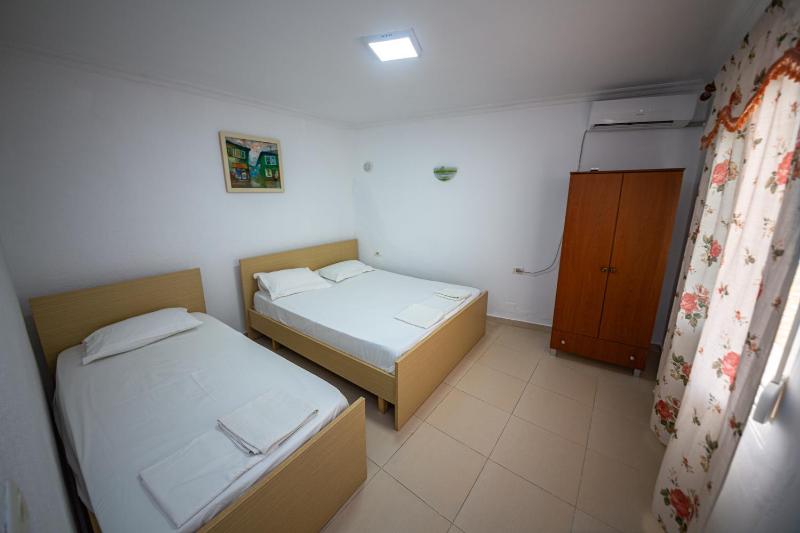 Studio Apartment image 4