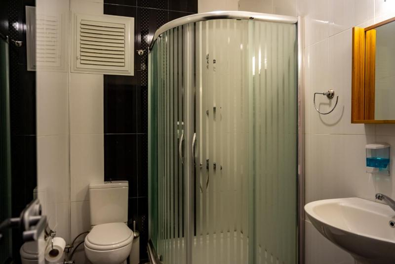 Suite with Garden View image 2