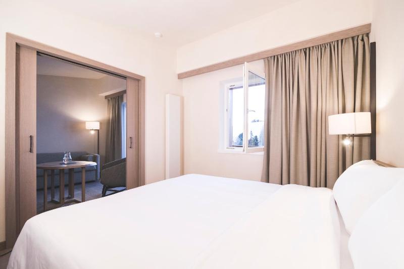 Executive Suite image 4