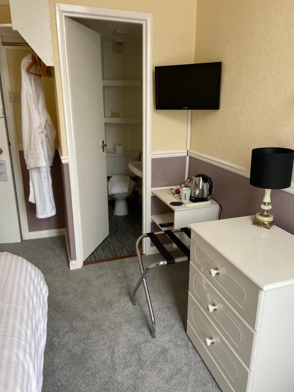 Budget Single Room image 2