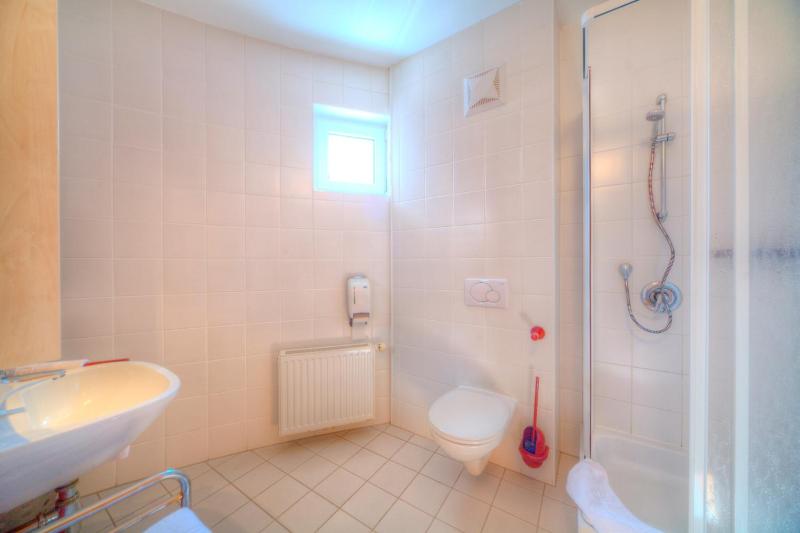 Standard Family Room image 2