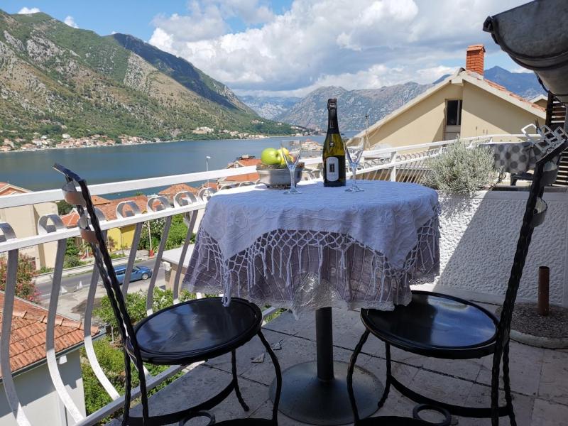 One-Bedroom Apartment with Sea View (3 Adults) image 2