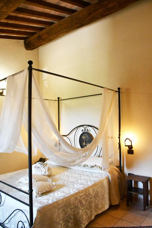 Double Room image 2