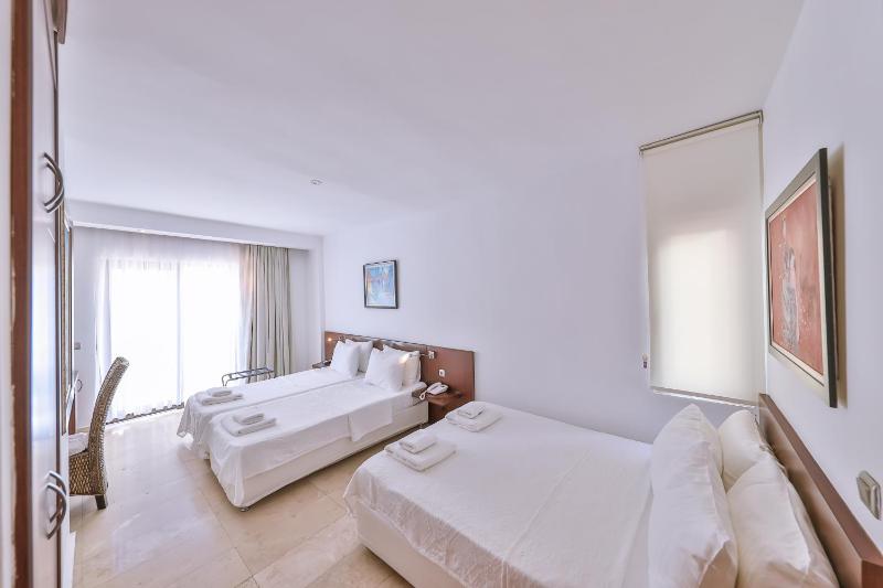 Gardenia Hotel - image 2