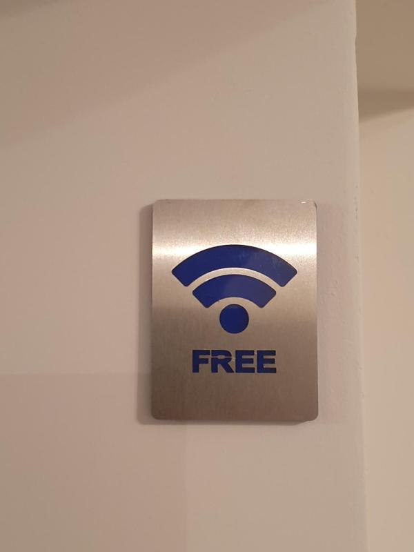 Small Twin Room image 4