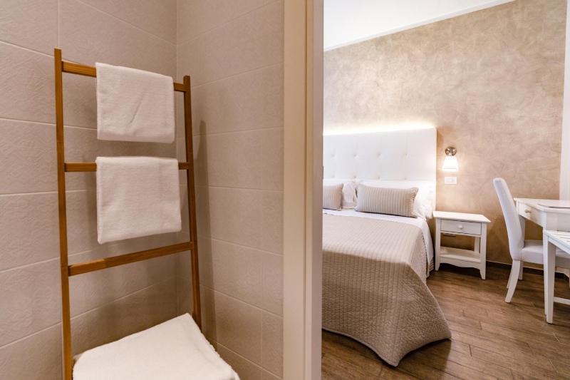 Standard Double Room image 4