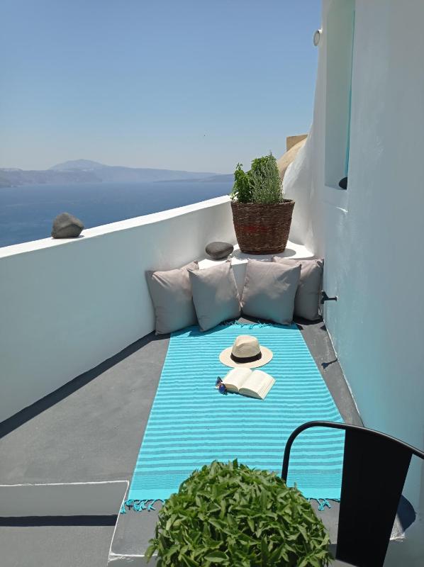 Blessed Blue Boutique Cave Suite - image 5