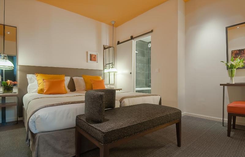 Twin Room image 3