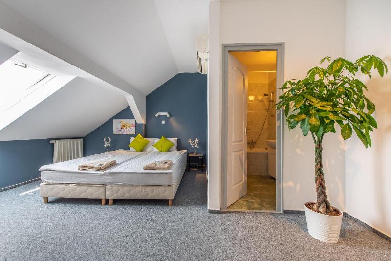 Triple Room with Private Bathroom image 1