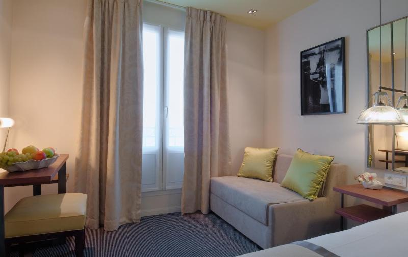 Superior Double Room image 4
