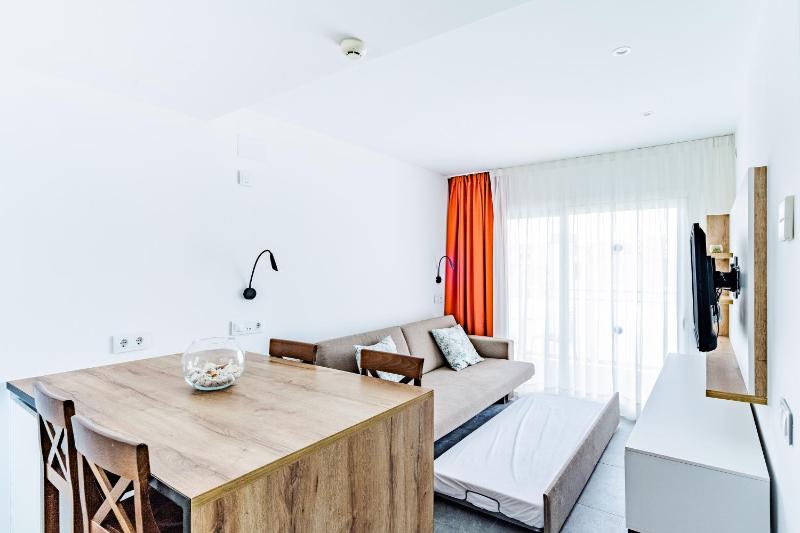 Studio Apartment image 4
