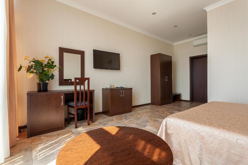 Standard Double or Twin Room image 1