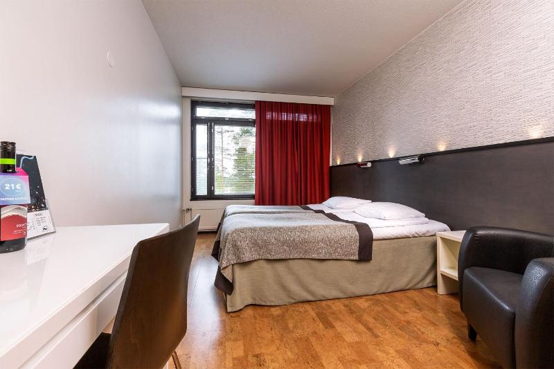 Economy Twin Room with Spa Access image 1