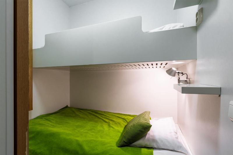 One-Bedroom Chalet Junior with Private Sauna and Spa Access image 4