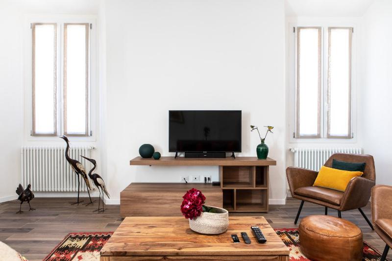 UR Nest Aposa - image 3
