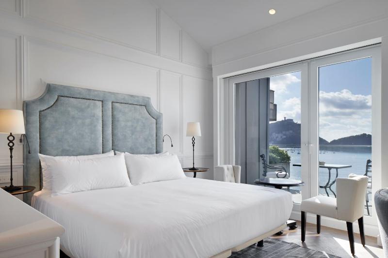 Double Room with Terrace Sea View image 1
