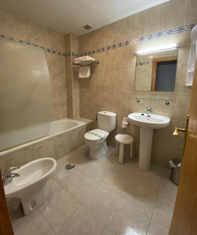 Single Room image 4