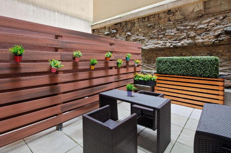 One Double Room with Garden View image 2
