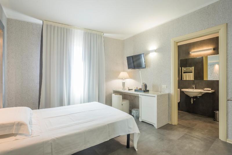 Single Room image 1