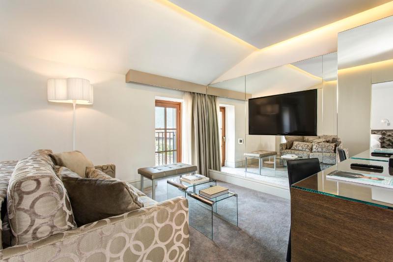 Suite with Air Conditioning image 4