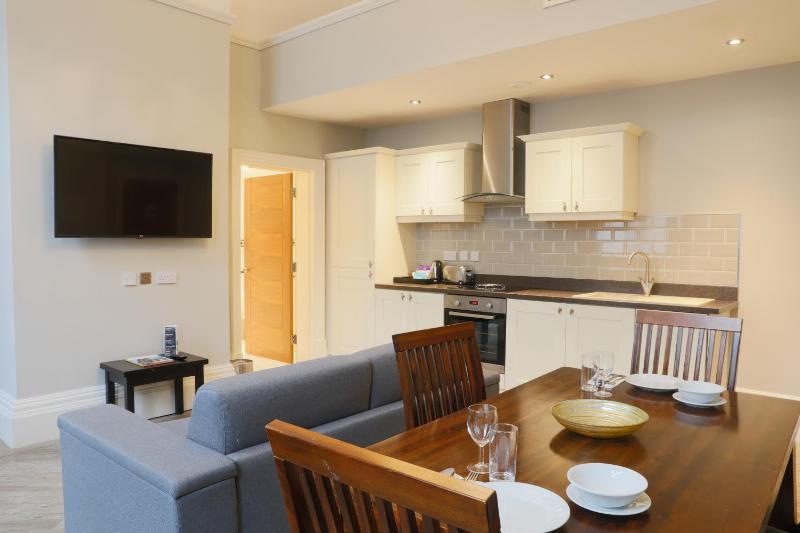 Suite with Double Bed and Sofa Bed image 3