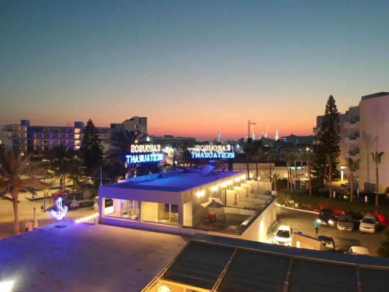 Karousos Beach Rooms - image 5