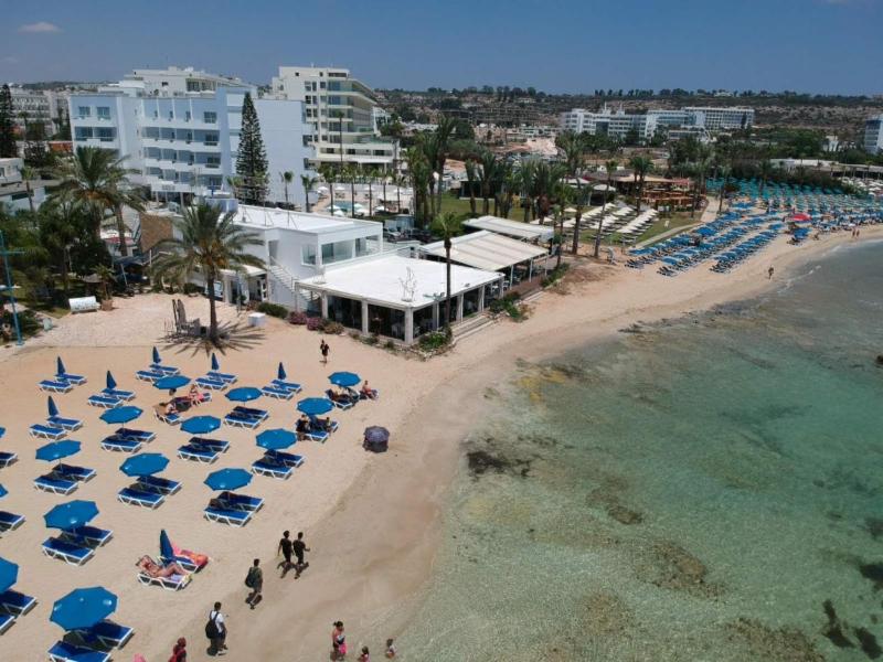 Karousos Beach Rooms - image 15