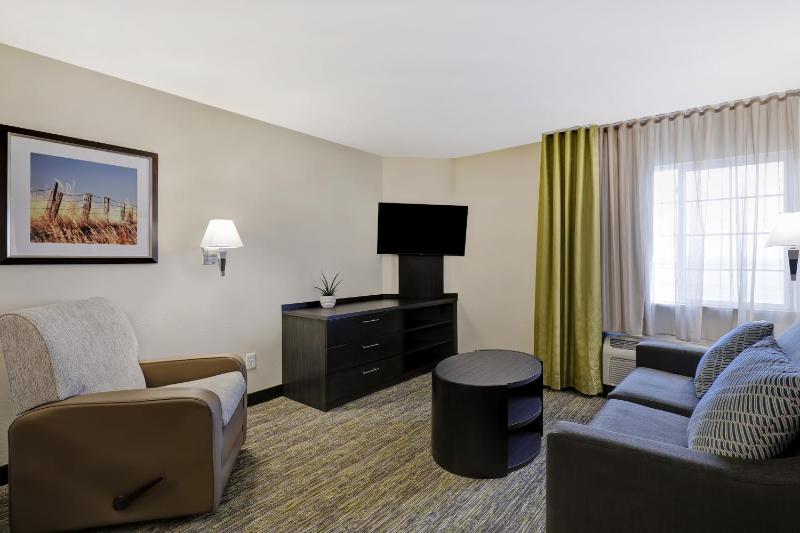 One-Bedroom Queen Suite -Non-Smoking image 4