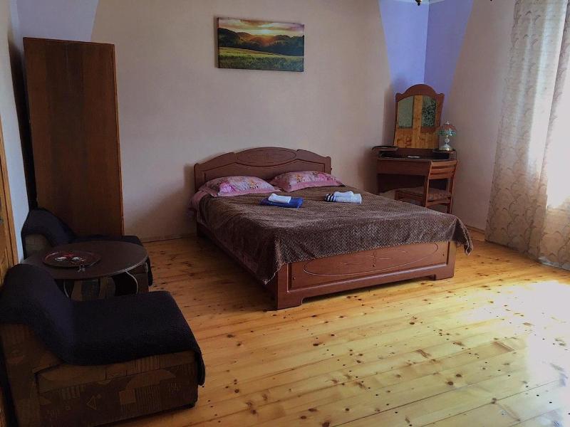 Family Room image 2