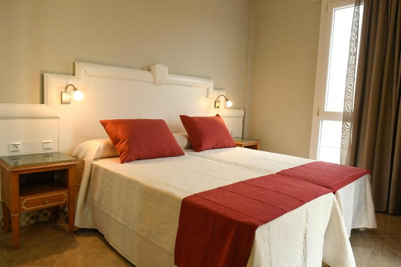 Double Room image 3