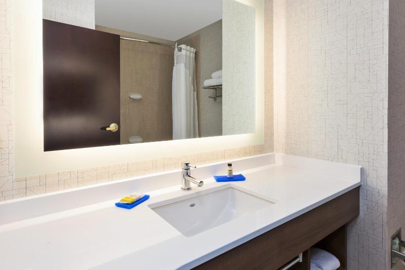 Suite with Two Beds - Non-Smoking image 2
