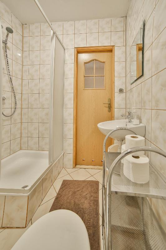Standard Triple Room image 3