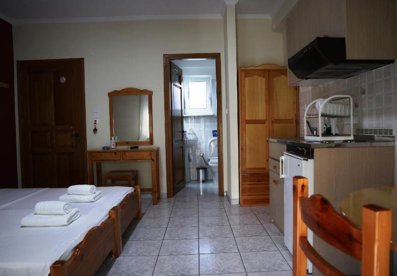 Standard Double or Twin Room image 4