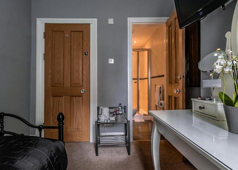 Scotia House - Beautifully Presented Accommodation - image 15