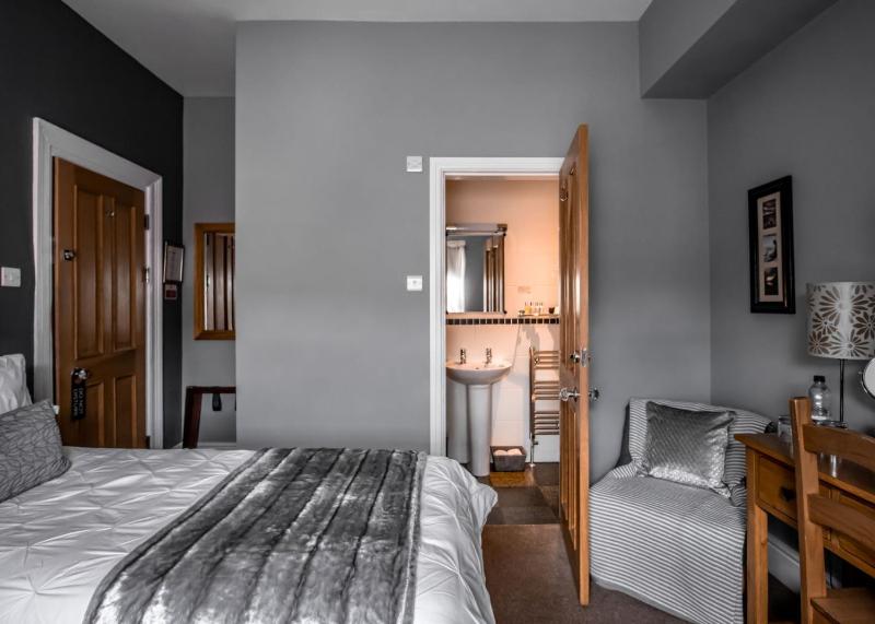 Scotia House - Beautifully Presented Accommodation - image 25