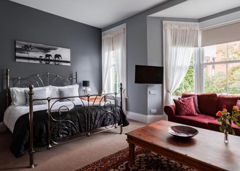 Scotia House - Beautifully Presented Accommodation - image 13