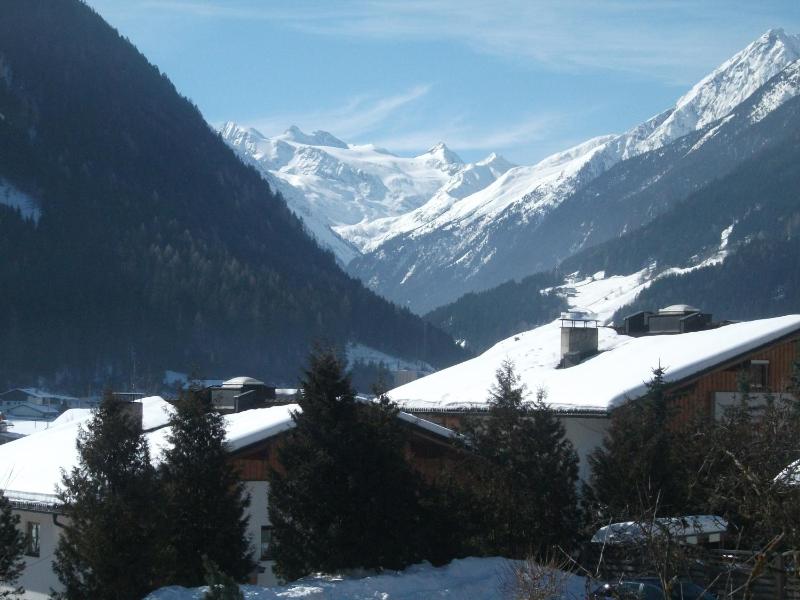 Apartment with Mountain View image 4