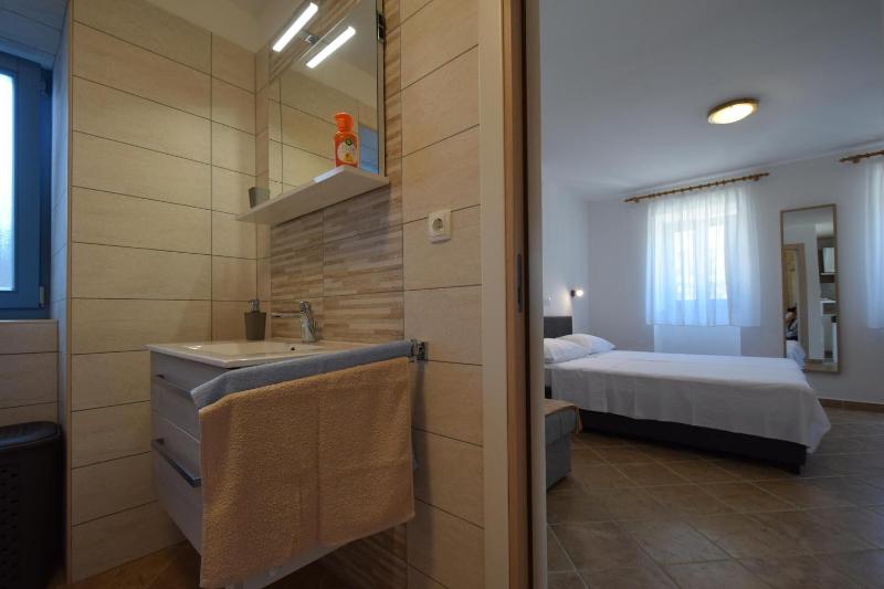 Studio Standard image 4