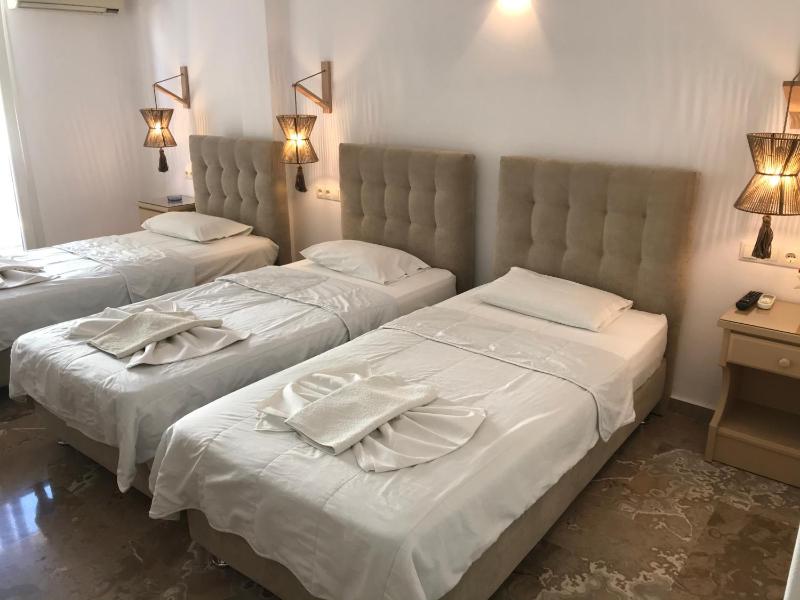 Triple Room image 2