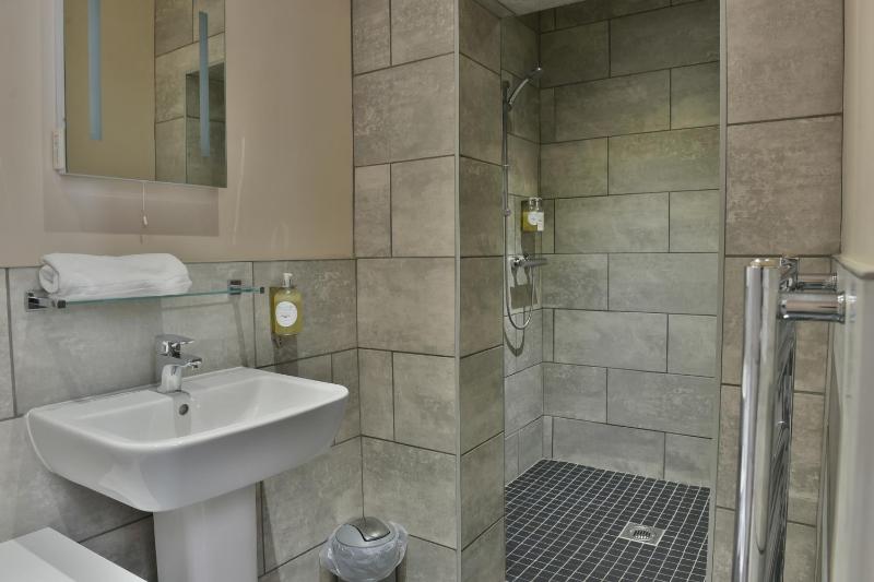 Superior Double Room image 4