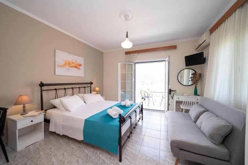 Studio with Sea View image 1