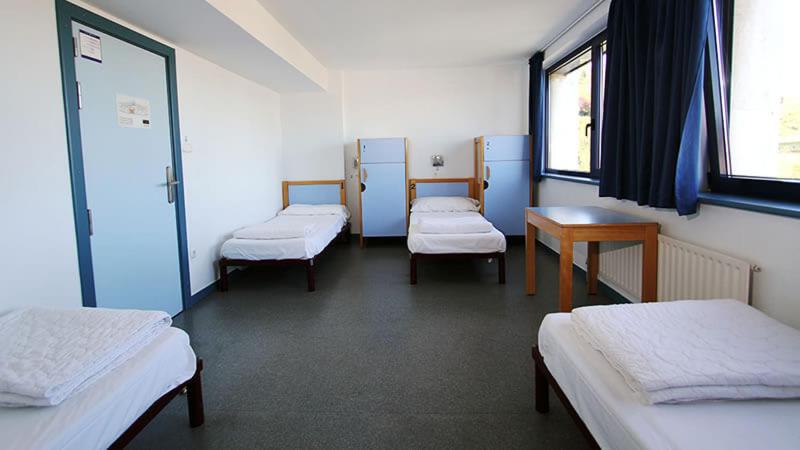 Quadruple Room with Shared Bathroom image 2